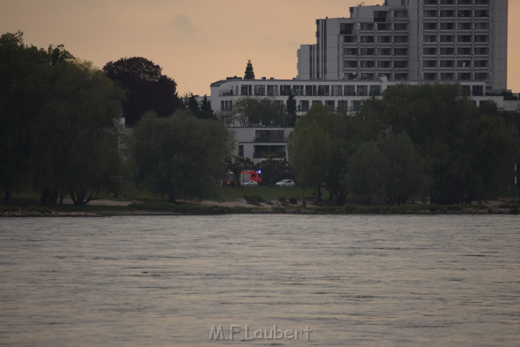 PRhein Koeln Porz Ensen Schwimmer untergegangen P039.JPG - Miklos Laubert